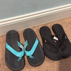 NWOT Nike Black Sandals Columbia blue black sandals